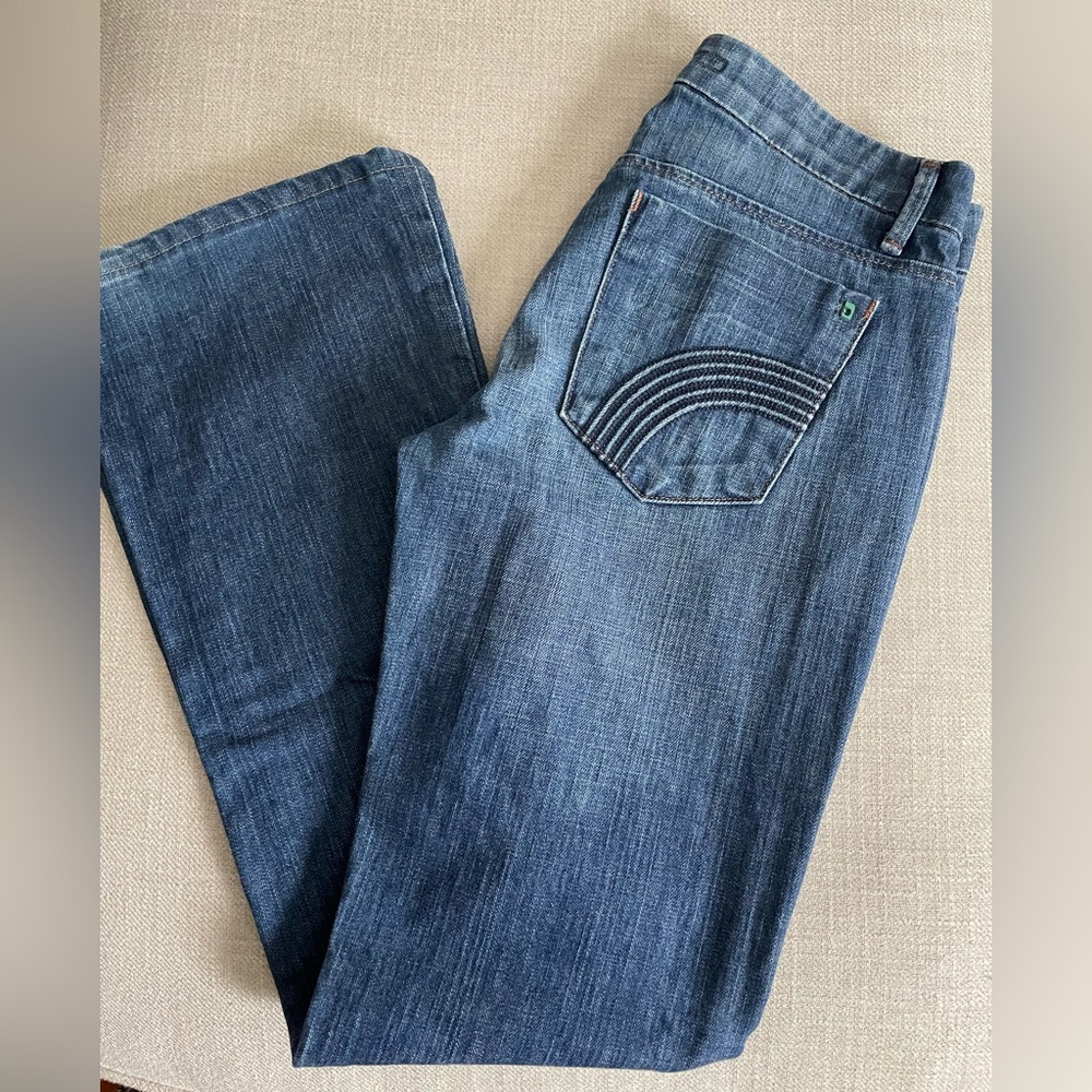 Joe’s Jeans Rocker Style 5-Pocket Slight Bell/Flare Bottom Size 28
